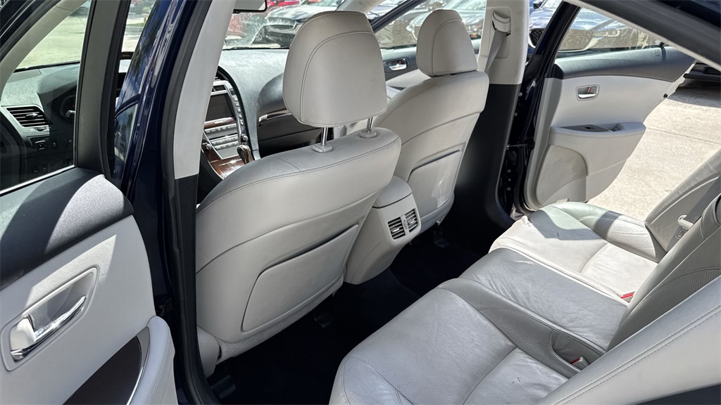 2011 Lexus ES 350 photo 31