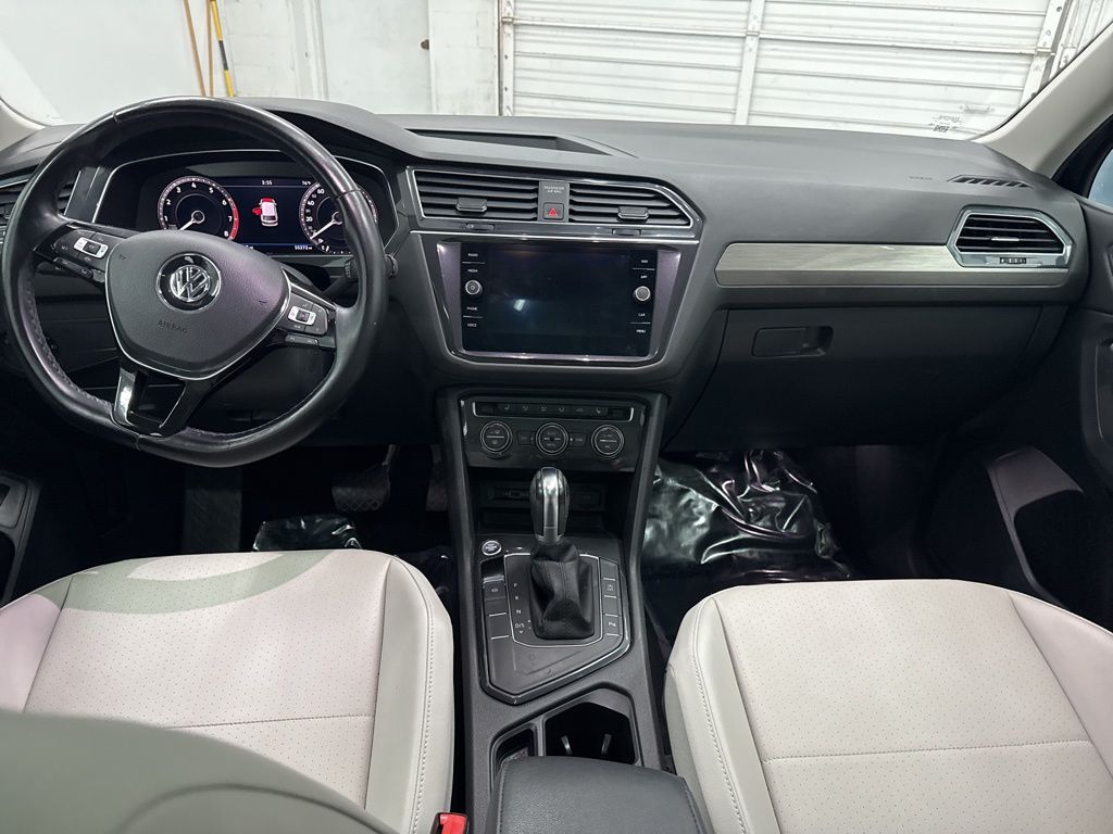 2019 Volkswagen Tiguan SEL R-Line photo 18