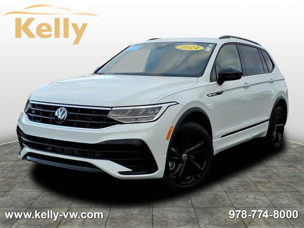 2024 Volkswagen Tiguan SE R-LINE BLACK's photo