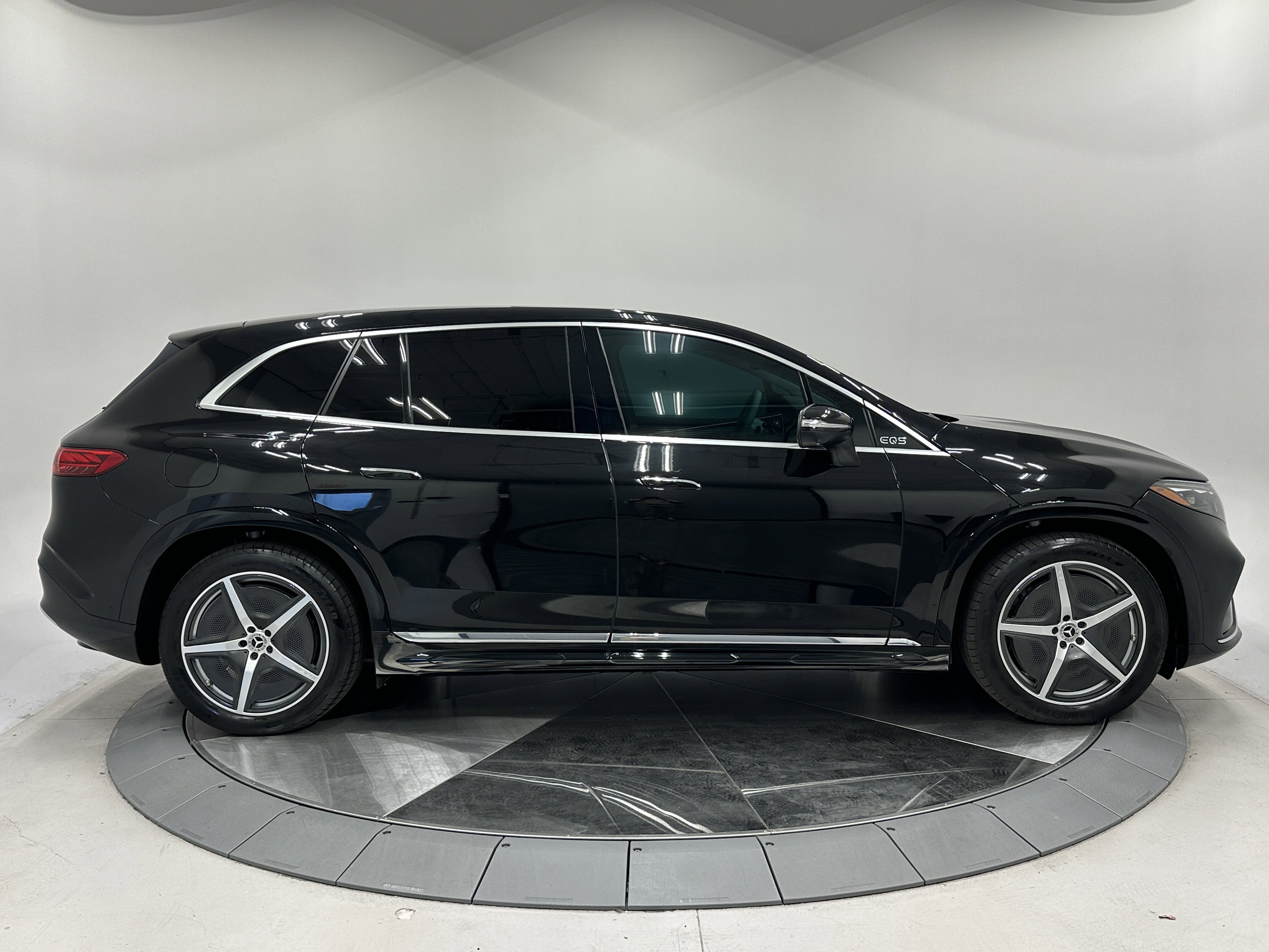 2023 Mercedes Benz EQS SUV 580 4MATIC photo 7