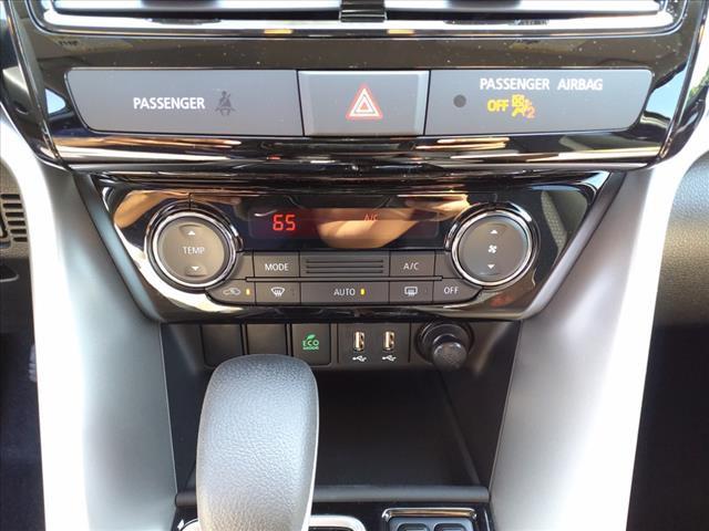 2024 Mitsubishi Eclipse Cross LE photo 9