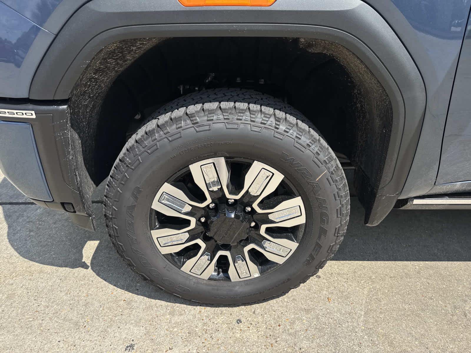 2025 Gmc Sierra 2500 HD Denali photo 4