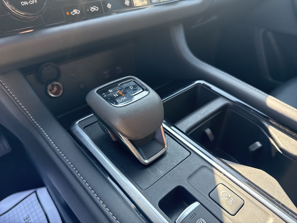 2023 Nissan Pathfinder SL photo 10