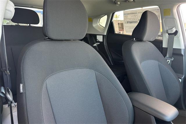 2025 Hyundai Kona SEL photo 13