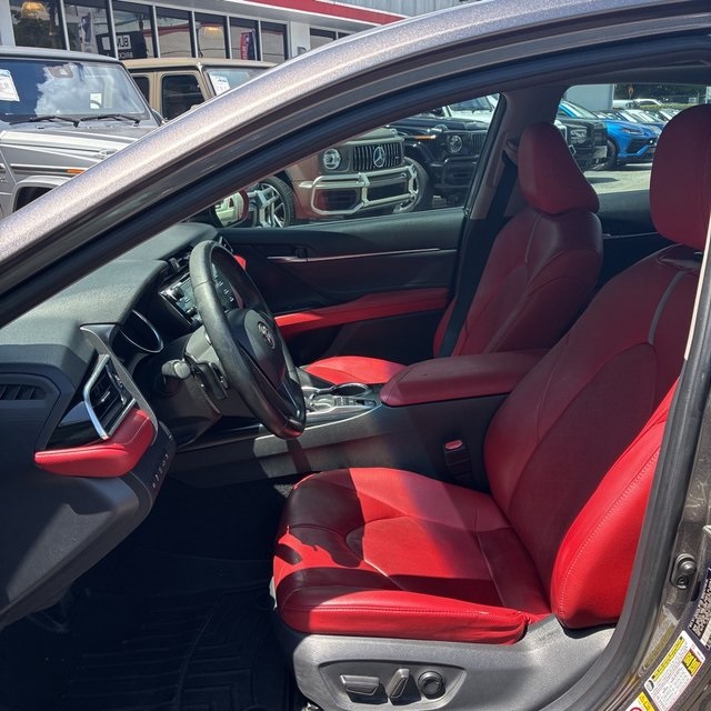 2018 Toyota Camry XSE V6 photo 6