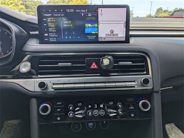 2025 Genesis G70 3.3T Sport Advanced photo 18