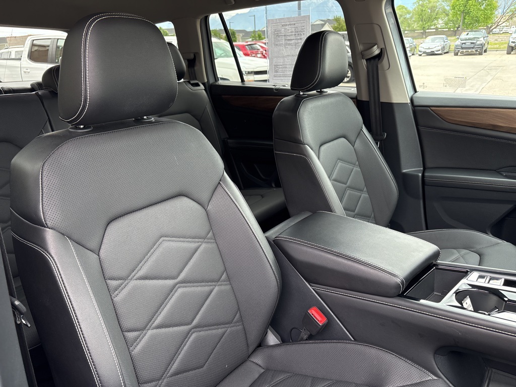 2024 Volkswagen Atlas SE Technology photo 16