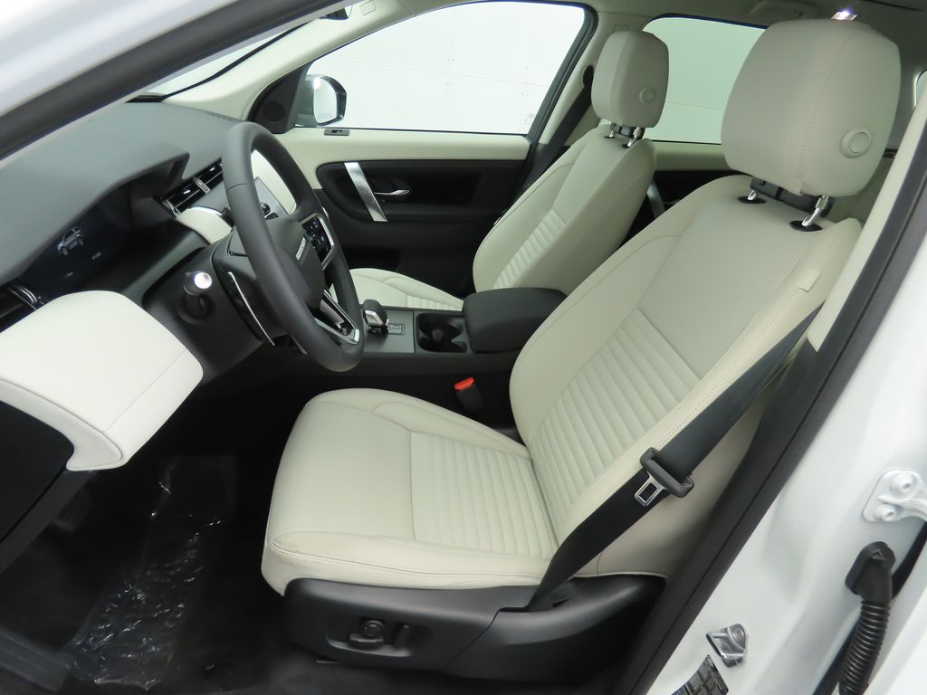 2025 Land Rover Discovery Sport S photo 18