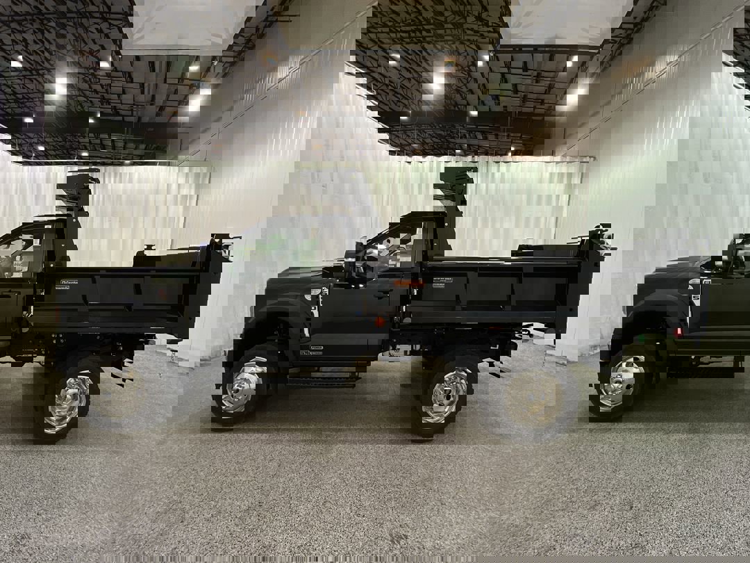 2025 Ford F-550 XL photo 4