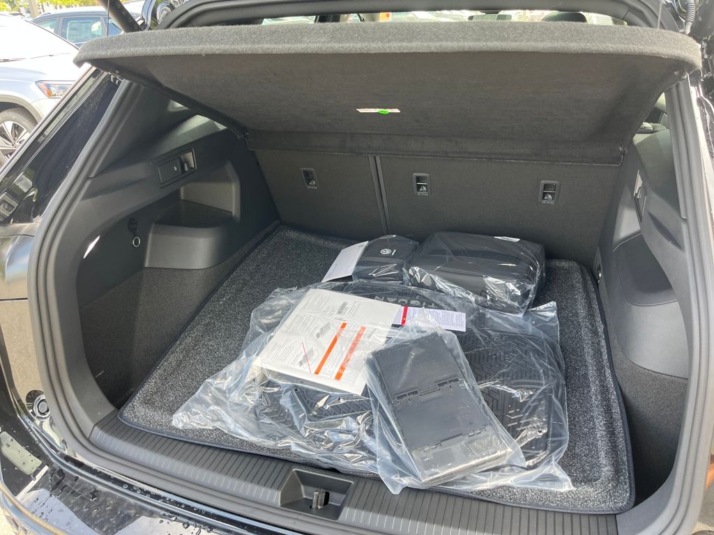2025 Volkswagen Tiguan SEL R-Line Black photo 19