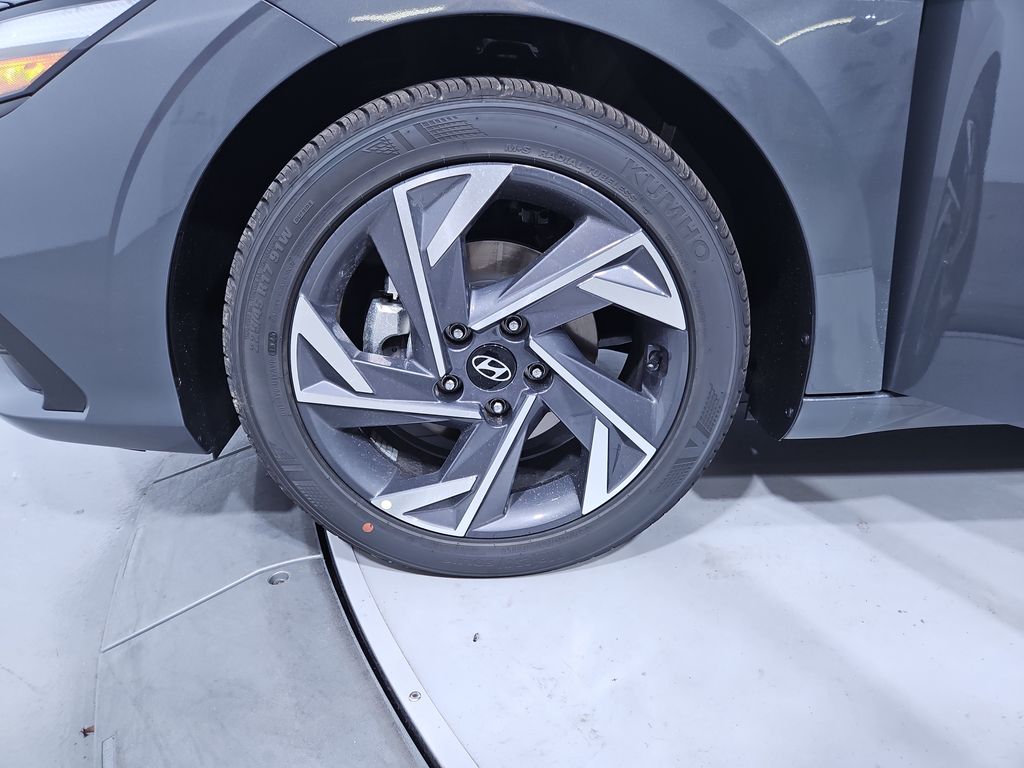 2025 Hyundai Elantra SEL Sport photo 23