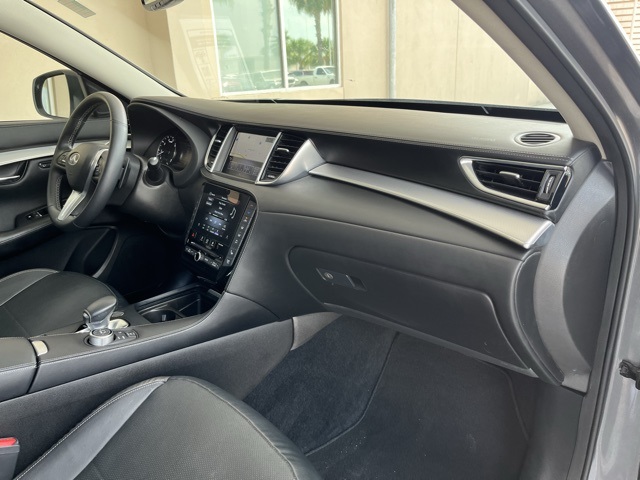 2022 Infiniti QX50 Essential photo 22