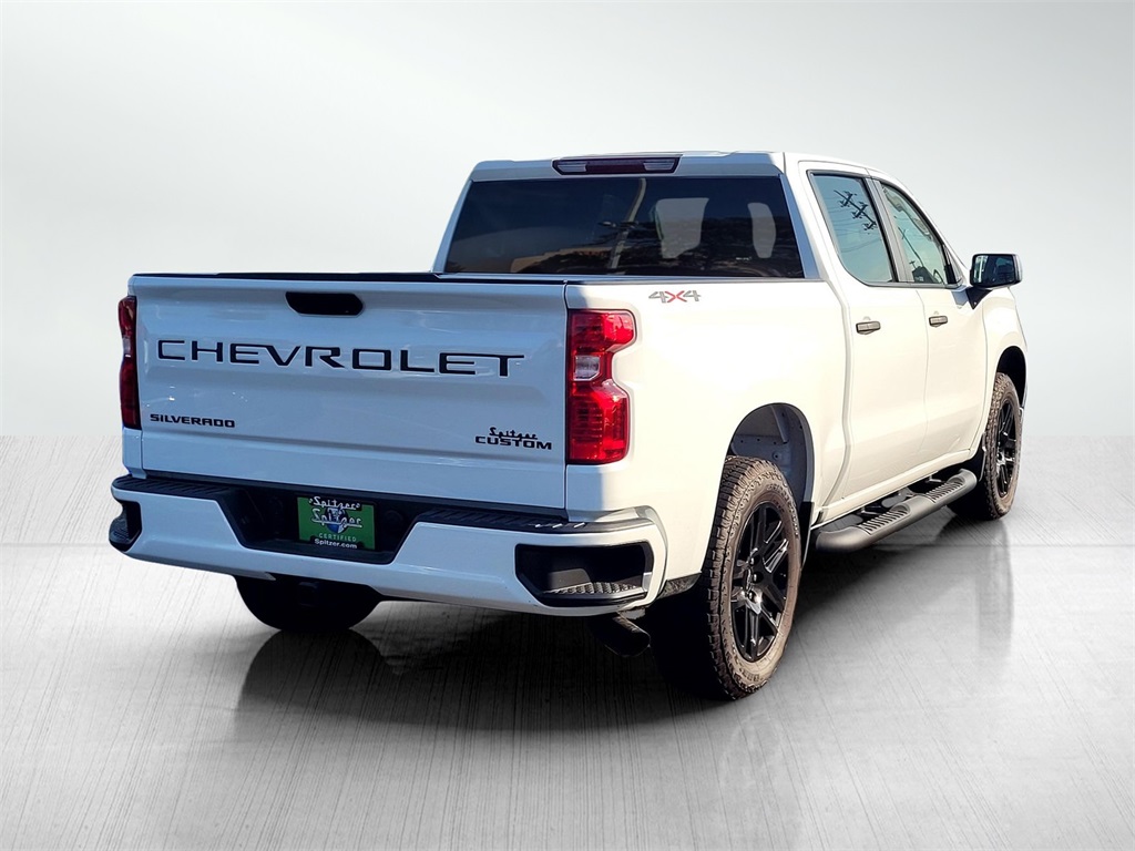 2025 Chevrolet Silverado 1500 Custom photo 3