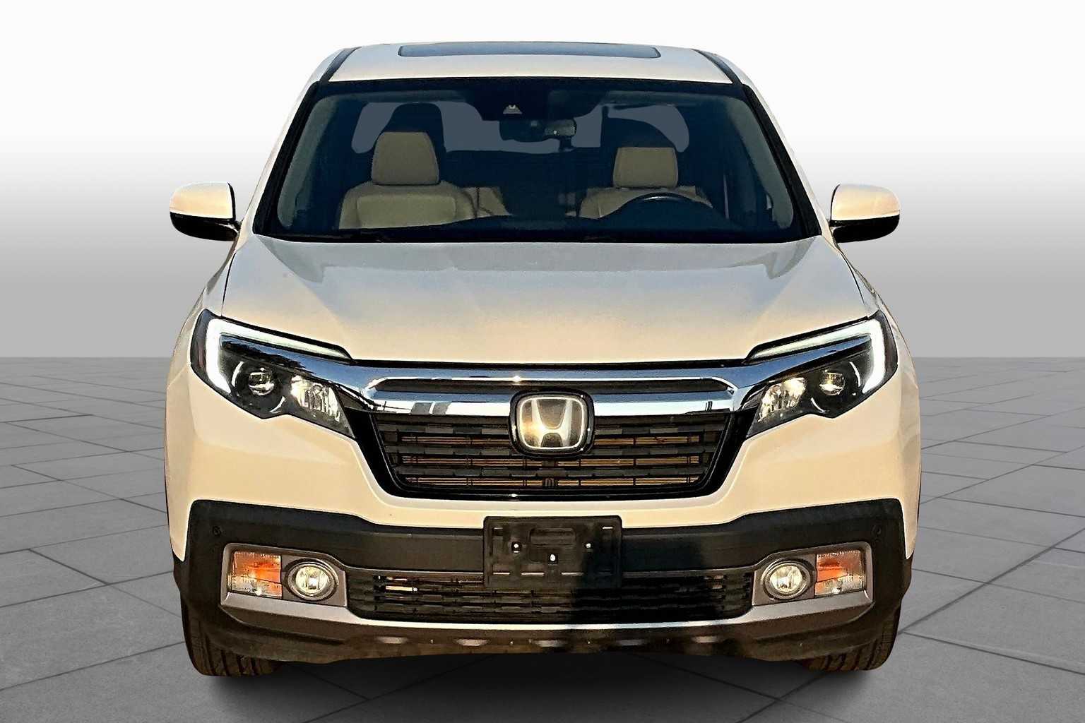 2019 Honda Ridgeline RTL-E photo 2