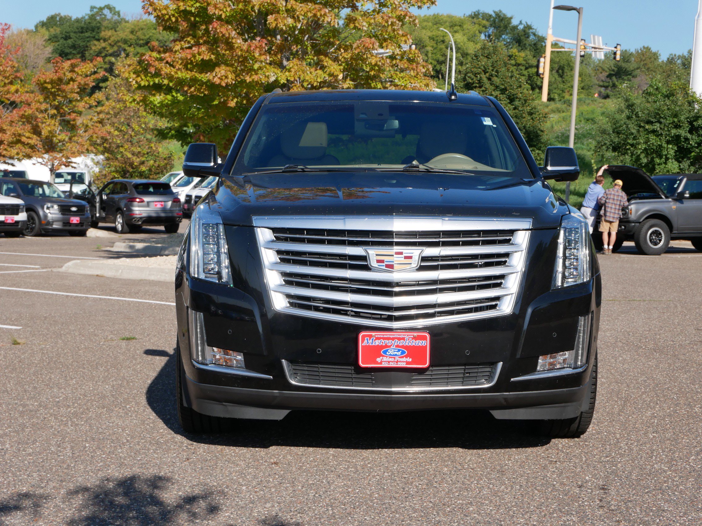 Used 2018 Cadillac Escalade Platinum with VIN 1GYS4DKJ1JR120584 for sale in Eden Prairie, Minnesota