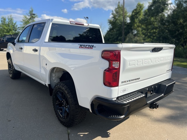 2022 Chevrolet Silverado 1500 Custom Trail Boss photo 3