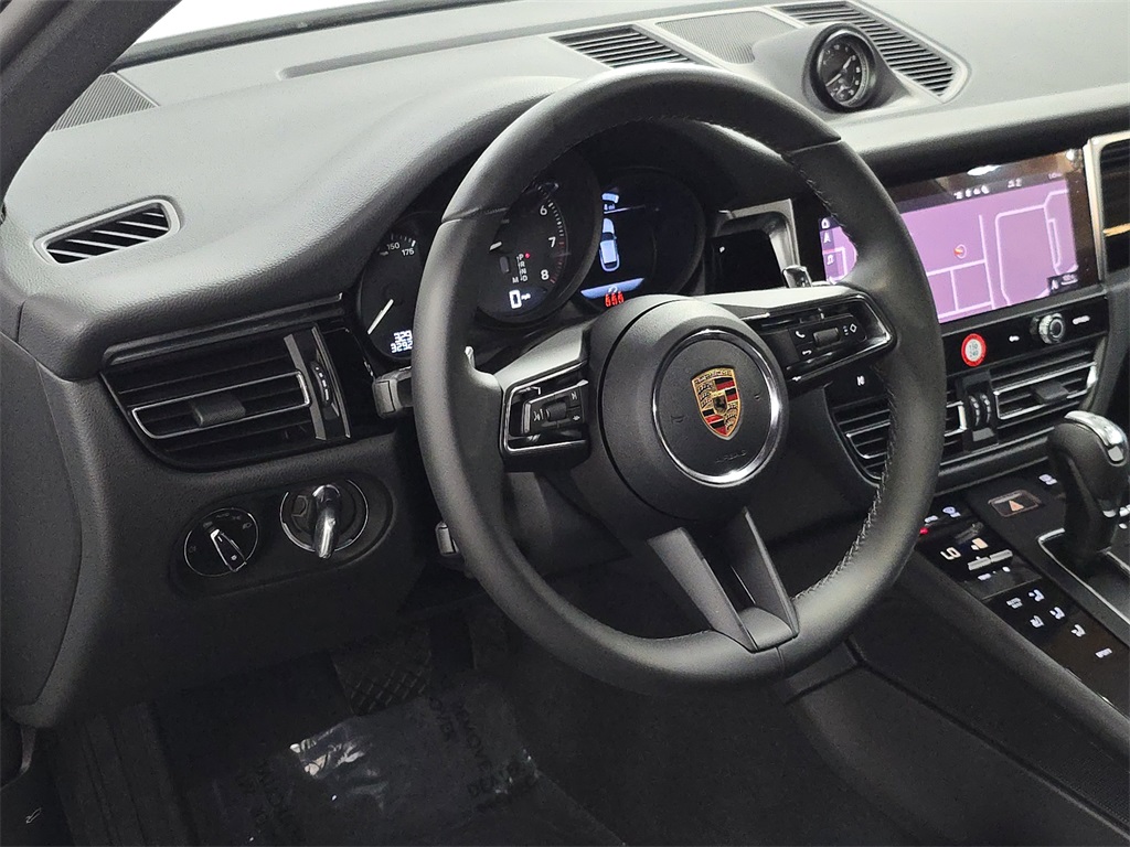 2024 Porsche Macan photo 4