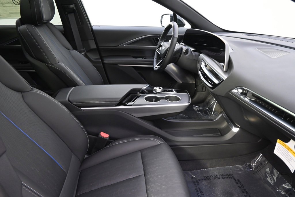 2025 Cadillac Lyriq Sport photo 16