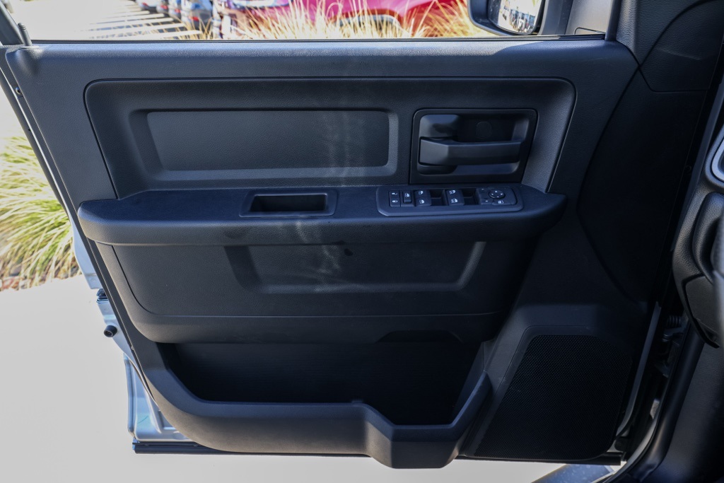 New 2026 Silver-Zynith Exterior Paint RAM Tradesman image 21