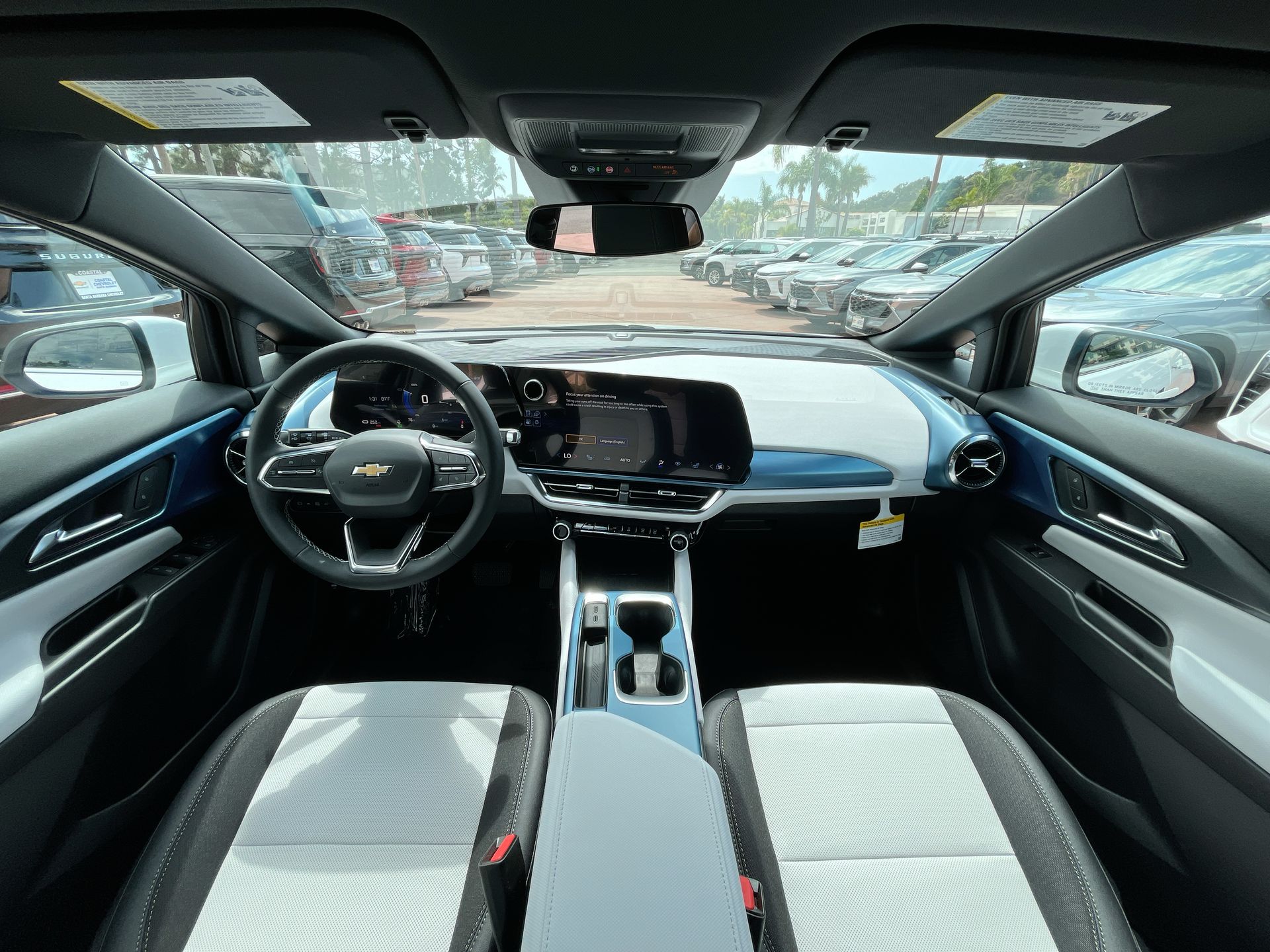 2025 Chevrolet Equinox EV 1LT photo 16