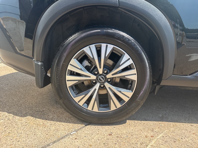 2022 Nissan Rogue SV photo 9