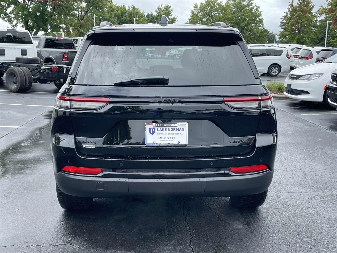 2025 Jeep Grand Cherokee Limited photo 3