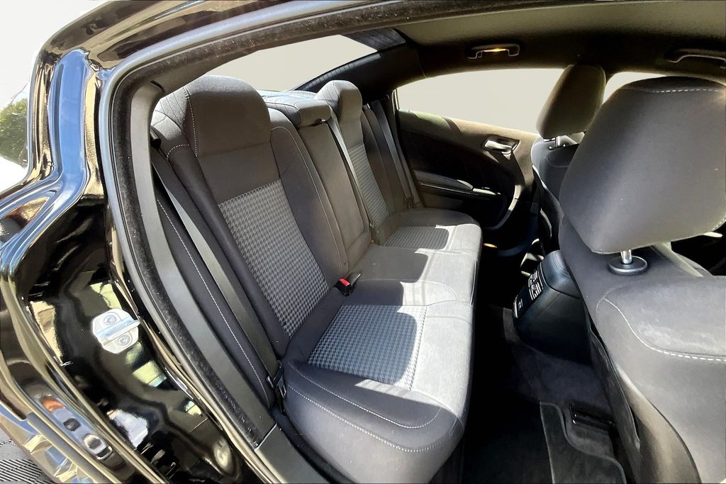 2019 Dodge Charger R/T photo 21