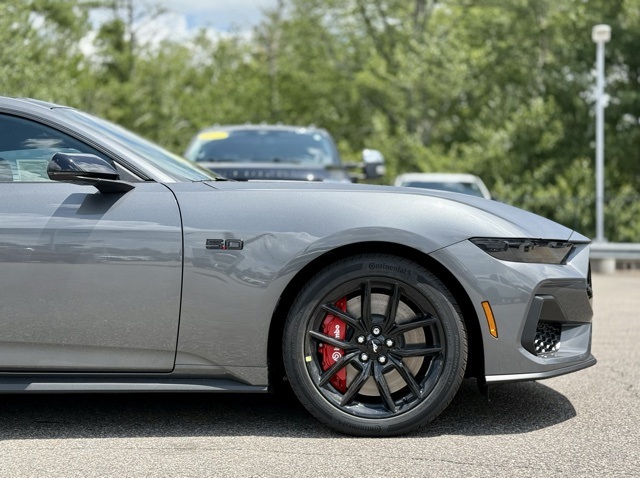 2025 Ford Mustang GT Premium photo 2