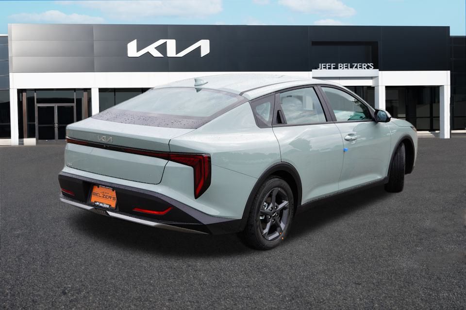 2025 Kia K4 LXS photo 3