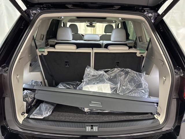 2025 Volkswagen Atlas SEL Premium R-Line photo 35