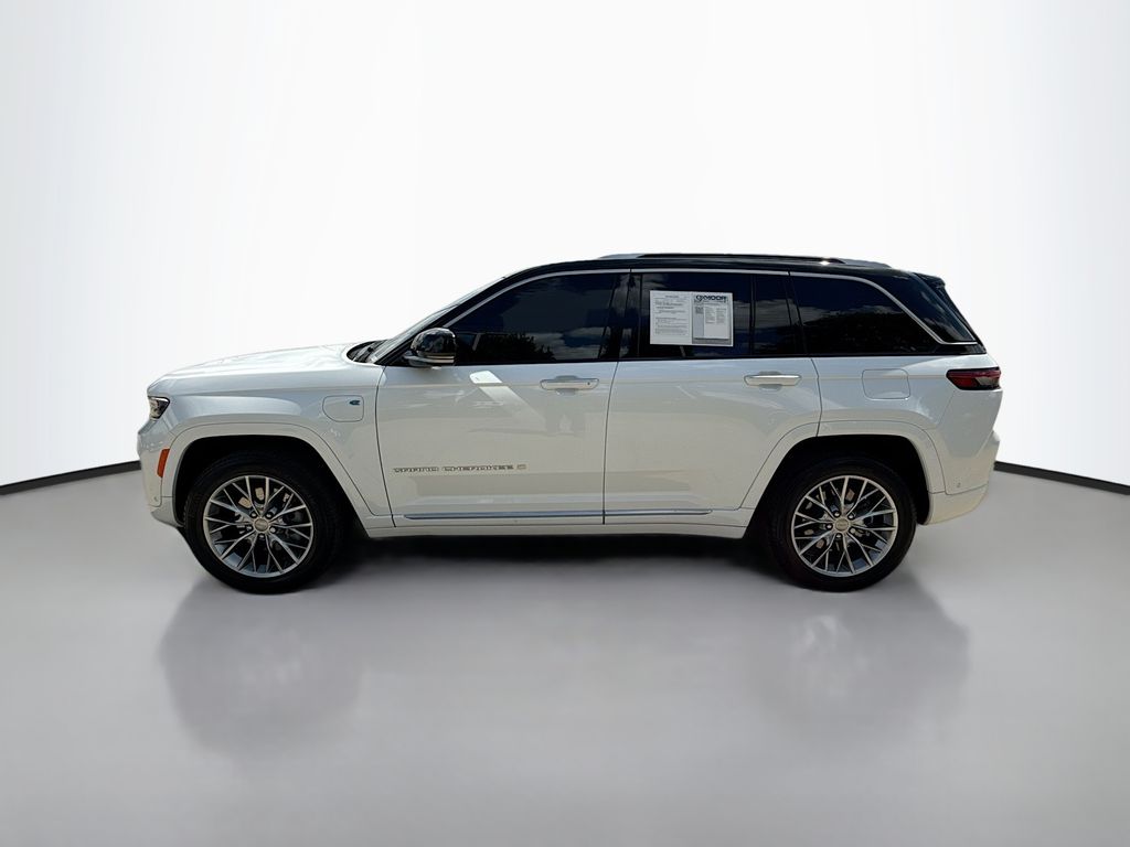 2022 Jeep Cherokee Summit 4xe photo 4