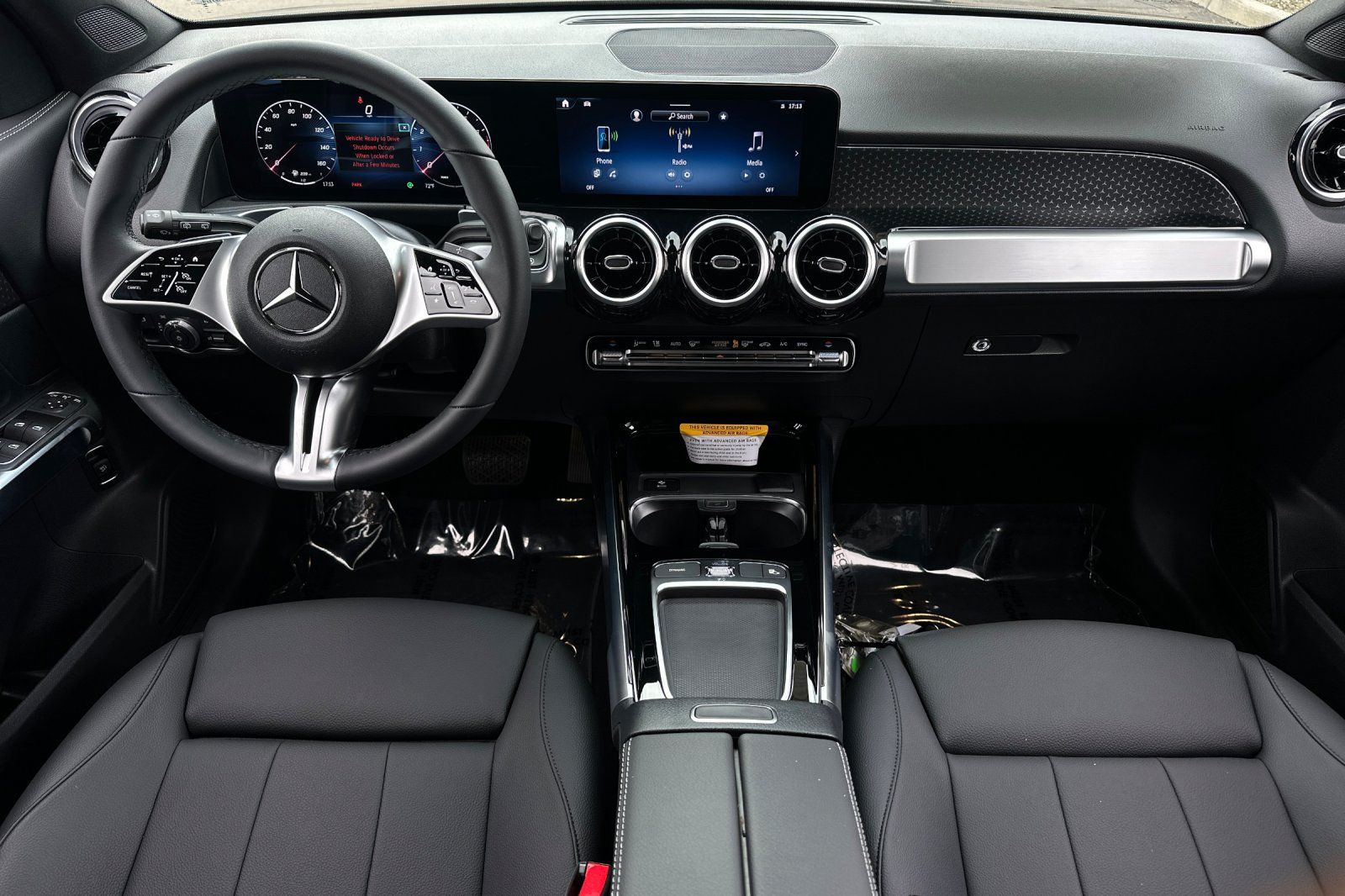 2025 Mercedes Benz GLB 250 photo 2