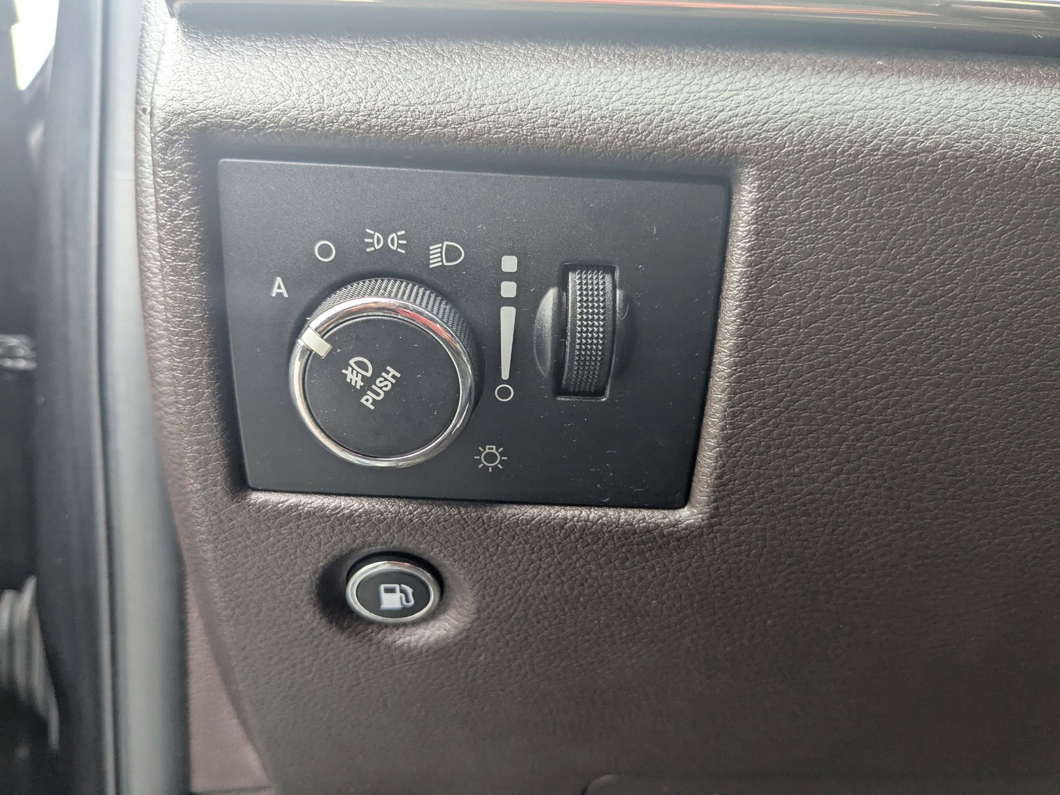 2014 Jeep Grand Cherokee Summit photo 14