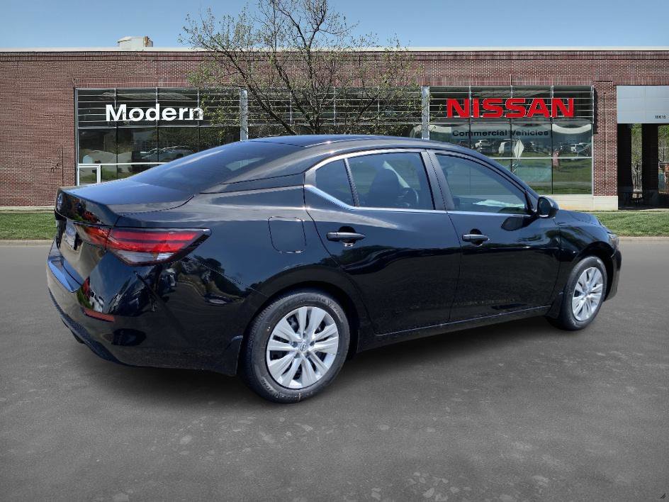 2025 Nissan Sentra S photo 4
