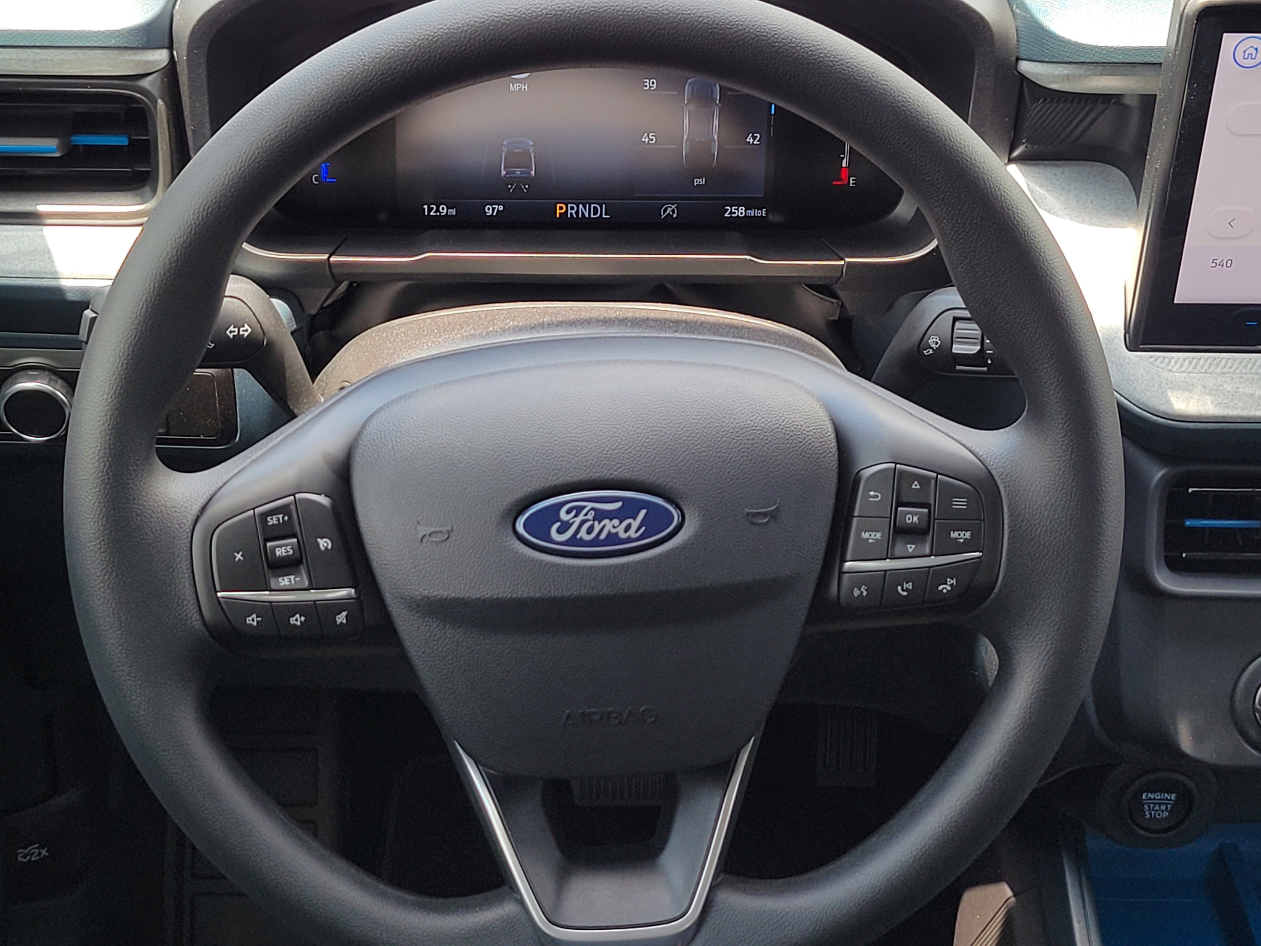2025 Ford Maverick XLT photo 2
