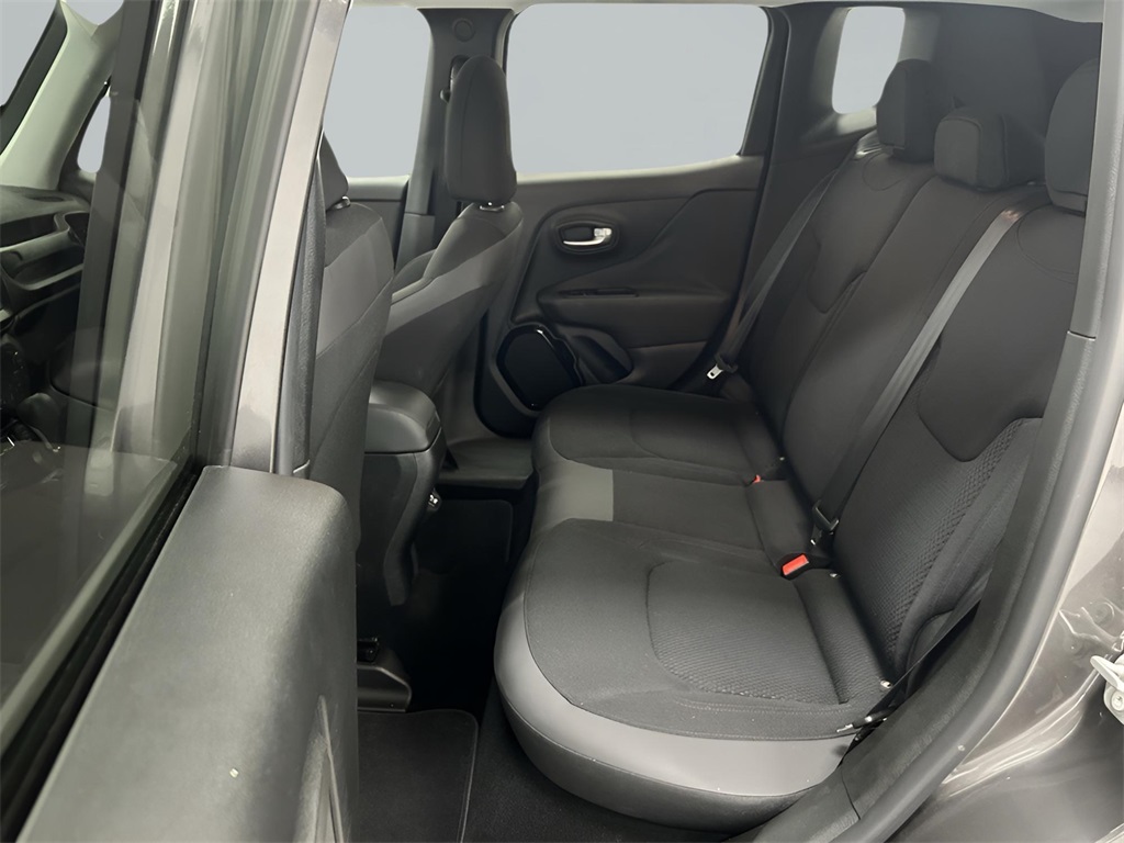 2018 Jeep Renegade Latitude North Edition photo 9