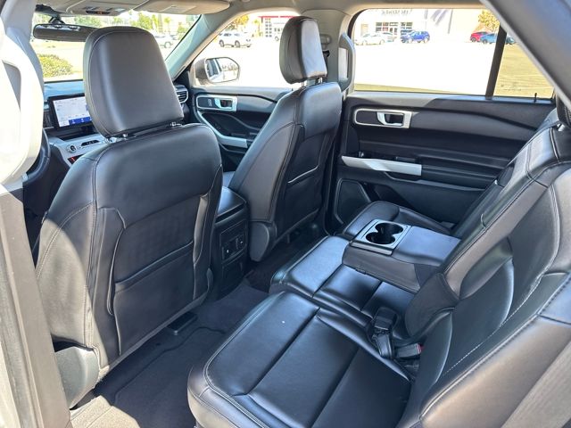 2023 Ford Explorer XLT photo 19