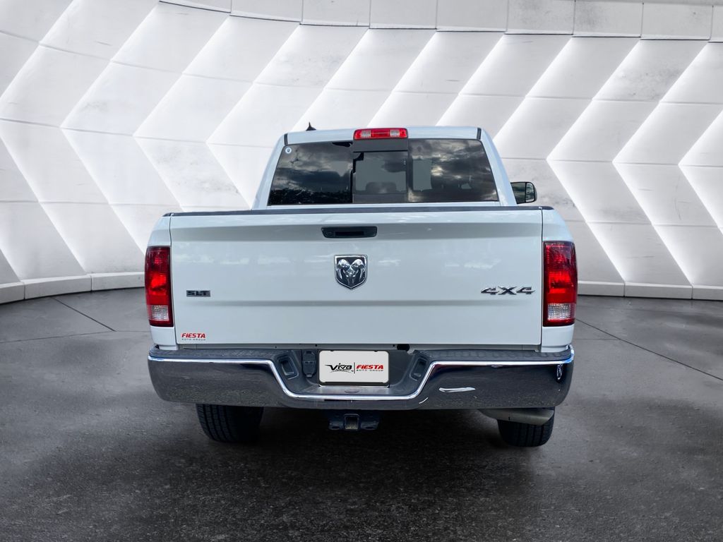 2023 Ram 1500 Classic SLT photo 3
