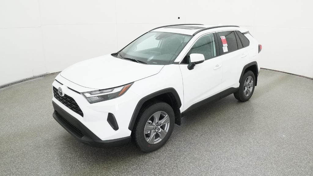 2025 Toyota RAV4 XLE's photo