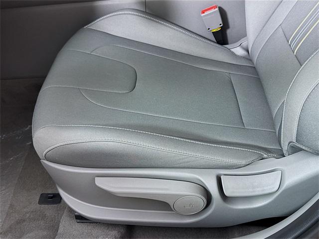 2025 Hyundai Elantra SEL Sport photo 22