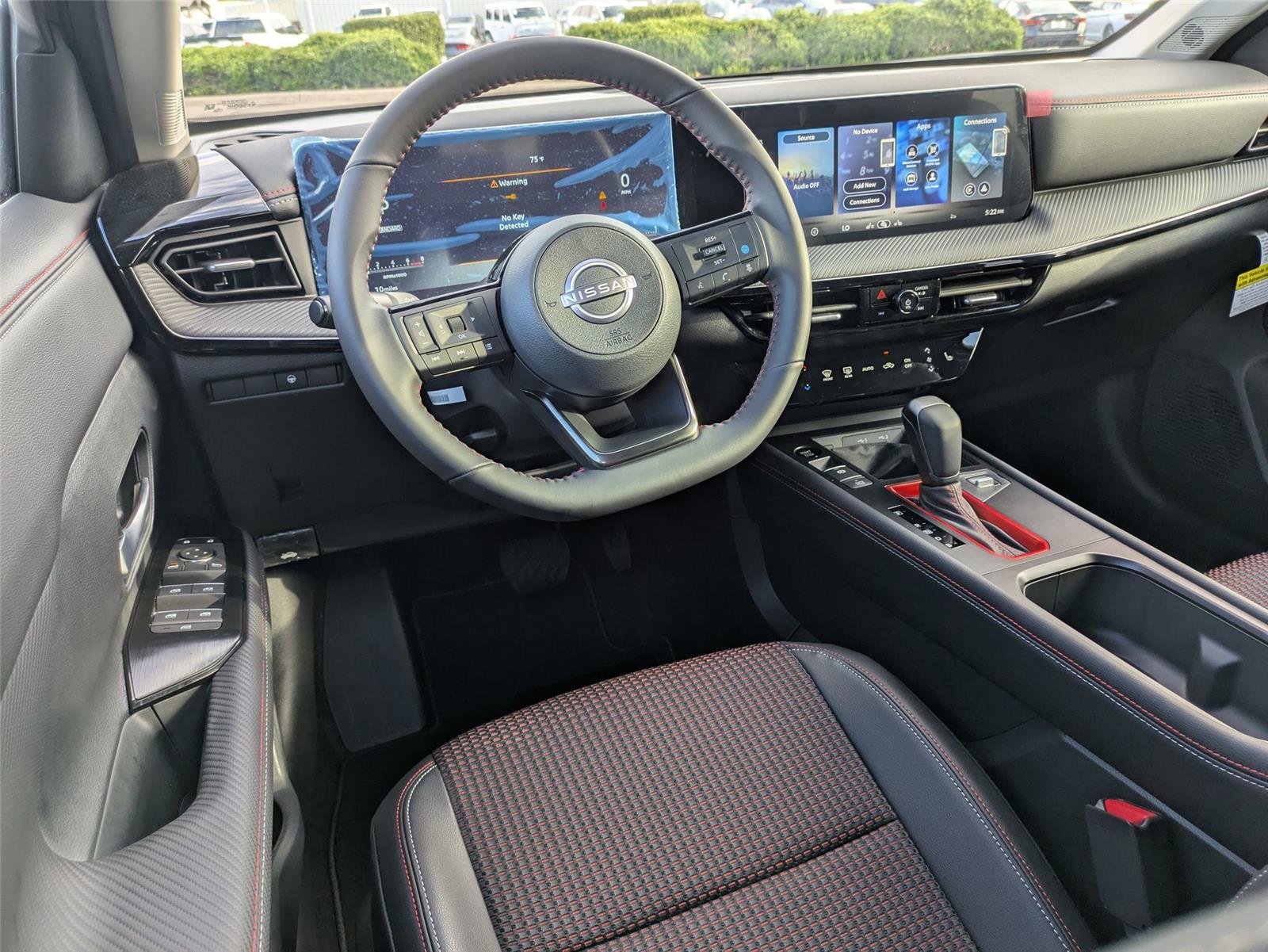 2026 Nissan Kicks SR photo 27