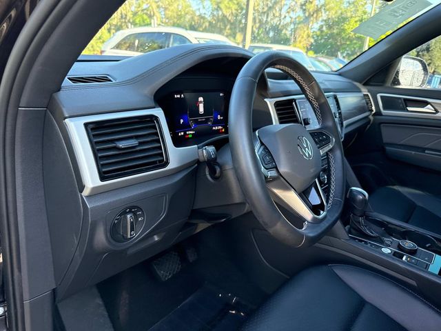 2022 Volkswagen Atlas Cross Sport SE Technology photo 18