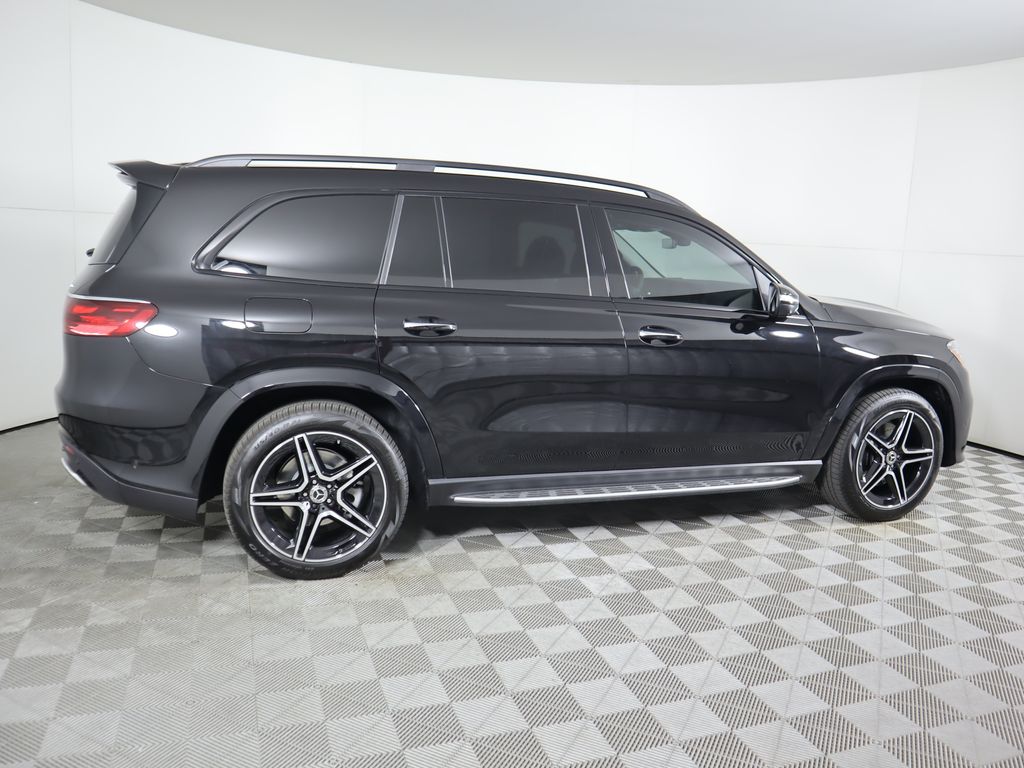 2026 Mercedes Benz GLS 450 4MATIC photo 4