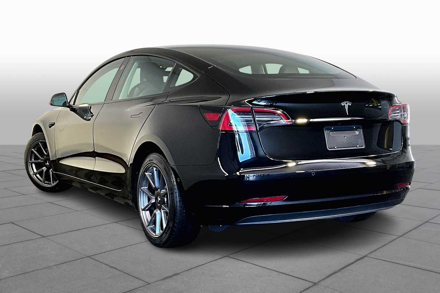 2021 Tesla Model 3 Standard Range Plus photo 10