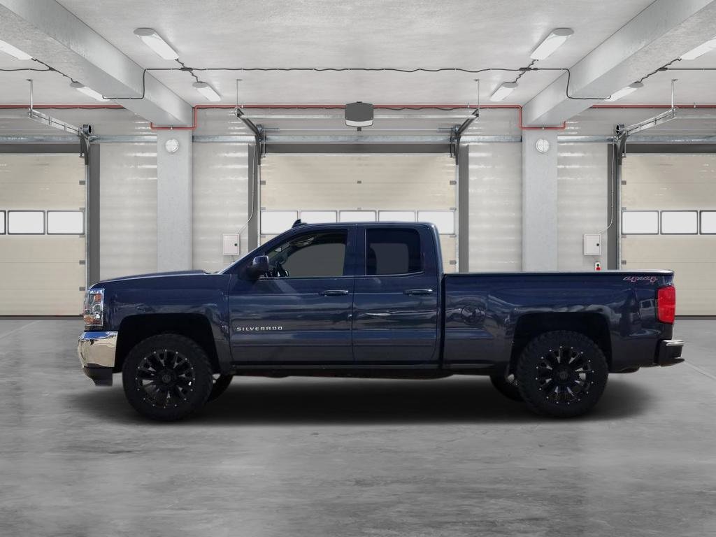 2017 Chevrolet Silverado 1500 LT photo 4