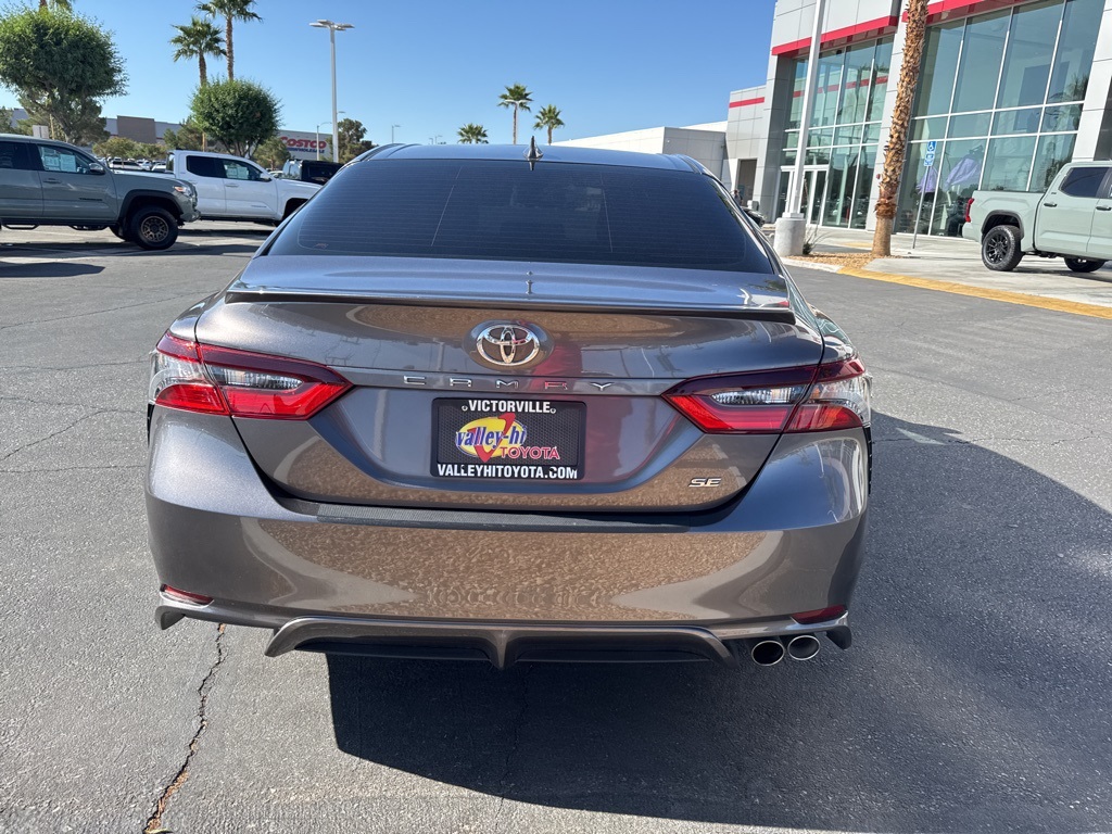 2022 Toyota Camry SE photo 6