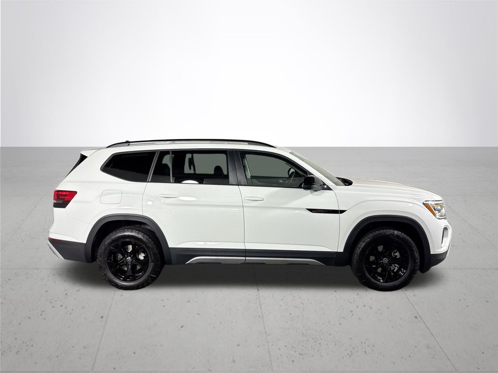 2025 Volkswagen Atlas Peak Edition SE photo 5