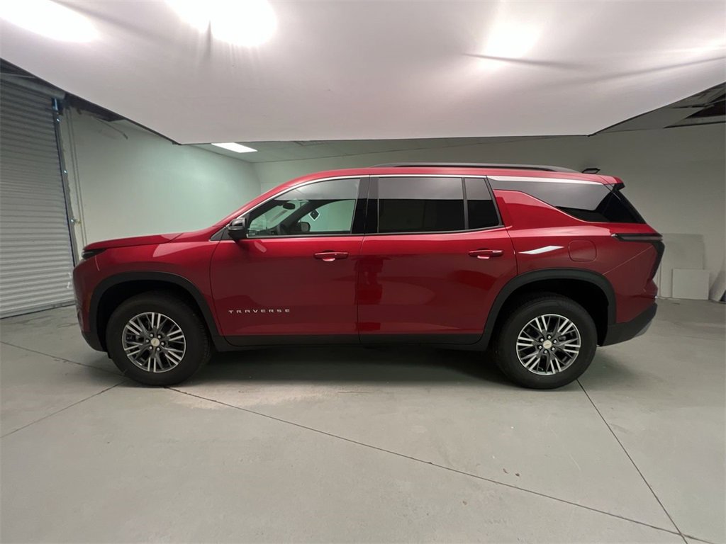 2026 Chevrolet Traverse photo 4
