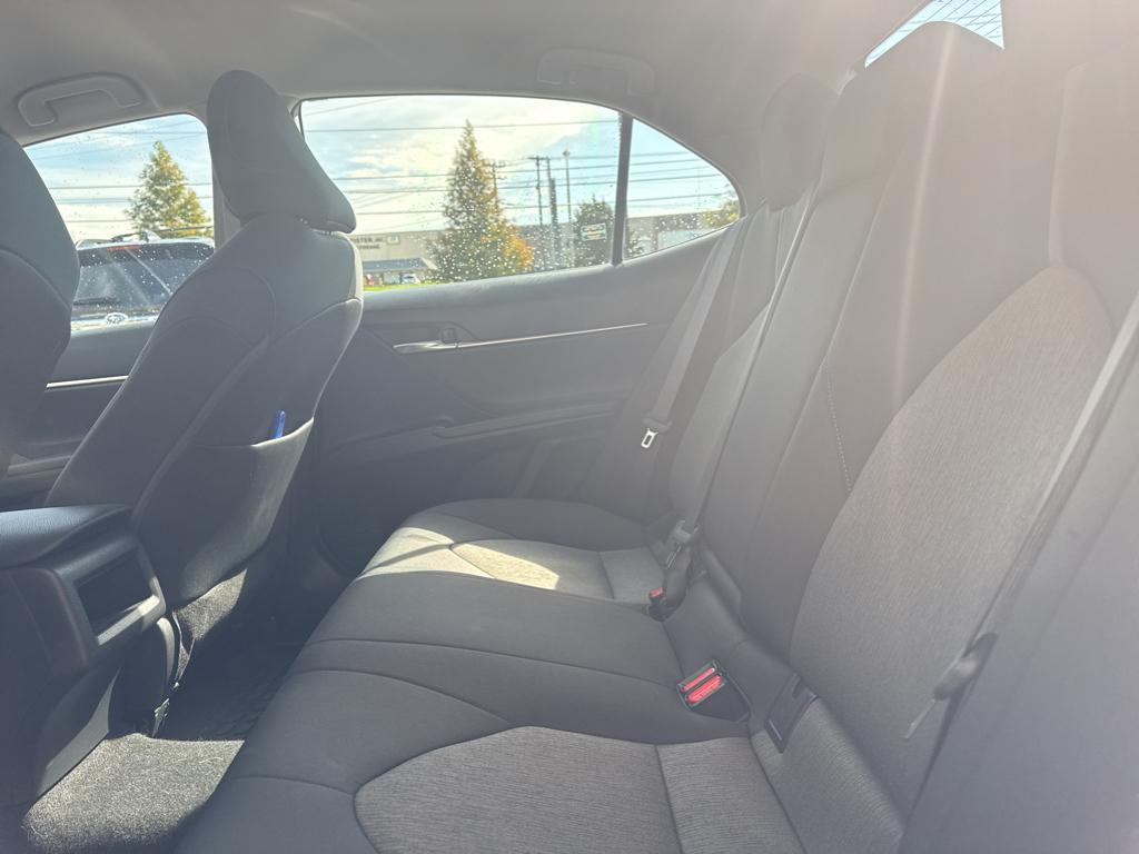 2022 Toyota Camry LE photo 10