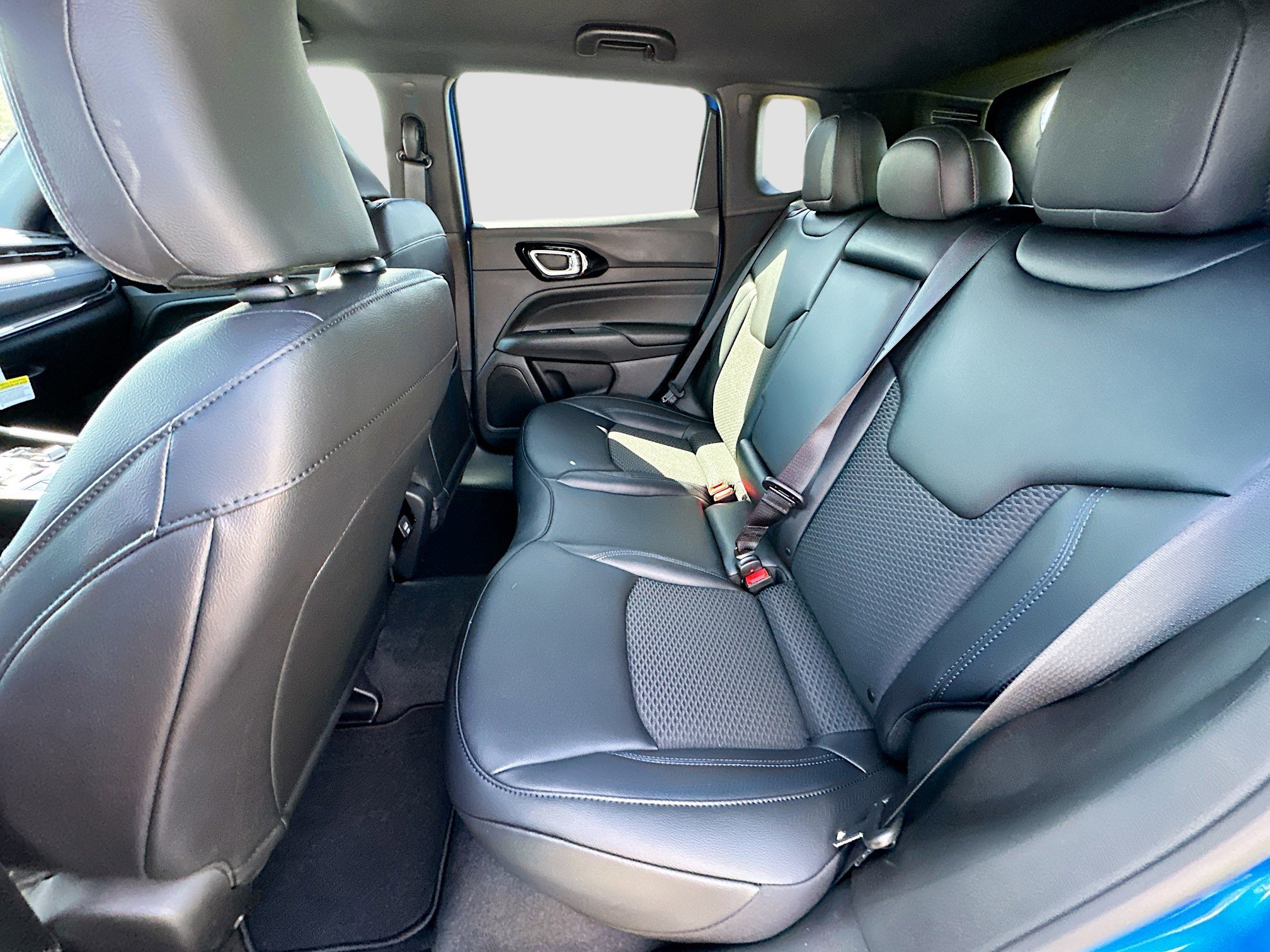 2026 Jeep Compass Latitude Altitude Special Edition photo 16